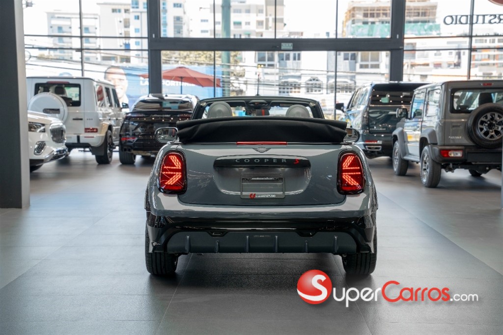 2026 Mini Cooper JCW Convertible — foto 8 / 12