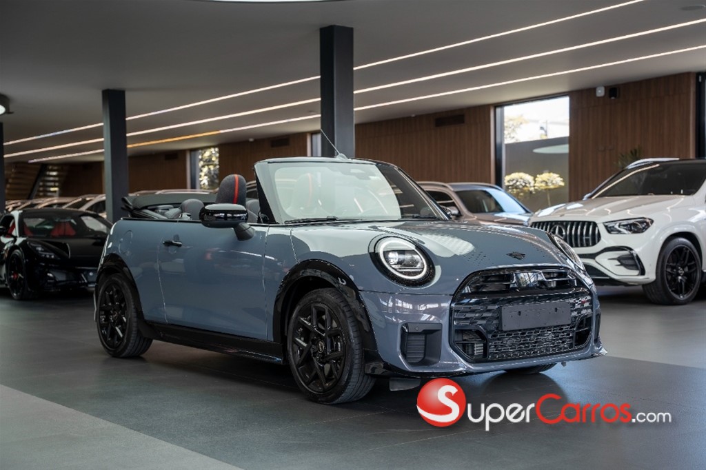 2026 Mini Cooper JCW Convertible — foto 11 / 12