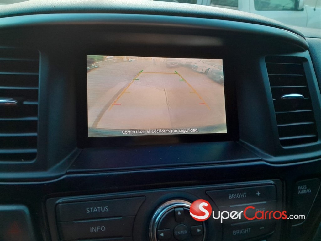 2016 Nissan Pathfinder SV — foto 2 / 11