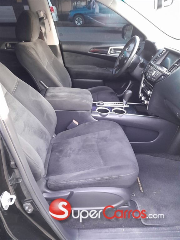 2016 Nissan Pathfinder SV — foto 6 / 11