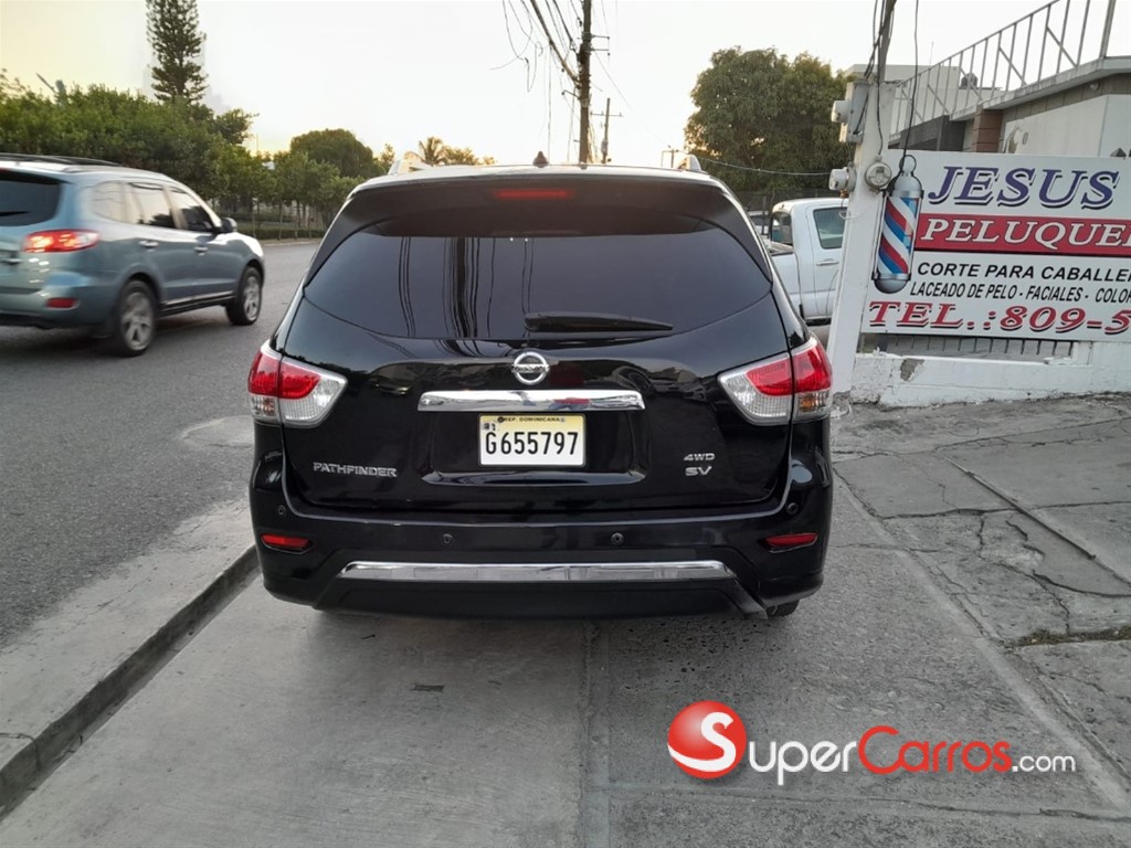 2016 Nissan Pathfinder SV — foto 8 / 11