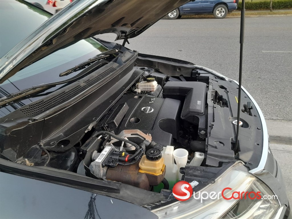 2016 Nissan Pathfinder SV — foto 10 / 11