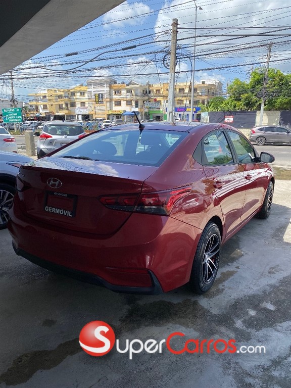 2021 Hyundai Accent SE — foto 6 / 9