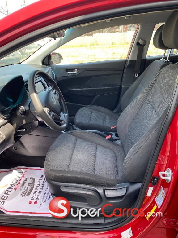 2021 Hyundai Accent SE — foto 7 / 9