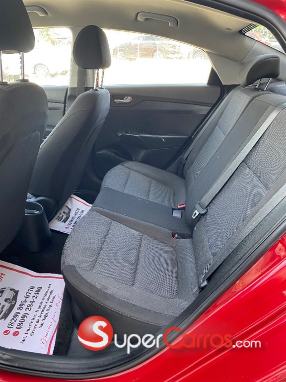2021 Hyundai Accent SE — foto 8 / 9