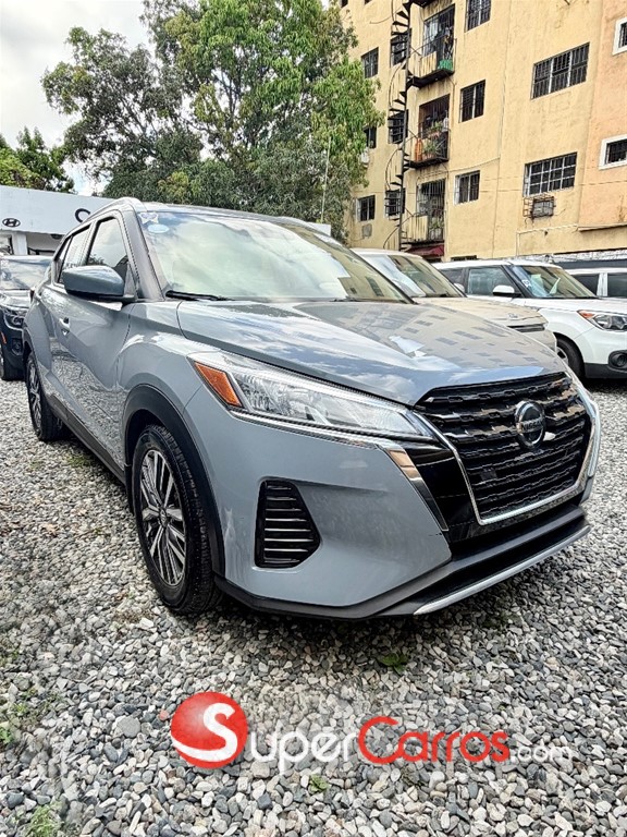 2021 Nissan Kicks SV — foto 2 / 8