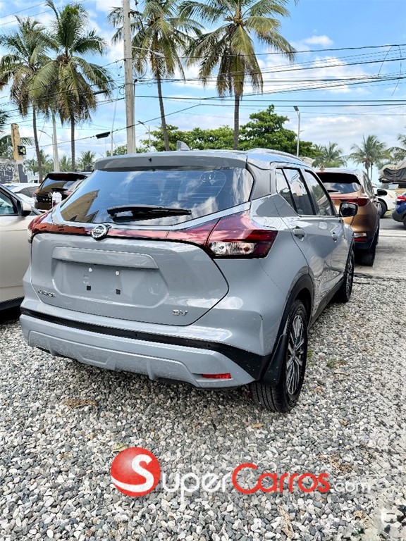2021 Nissan Kicks SV — foto 3 / 8