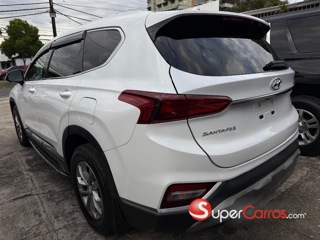 2020 Hyundai Santa Fe SE — foto 8 / 9