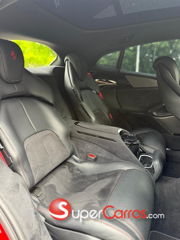2025 Ferrari Purosangue — foto 6 / 12