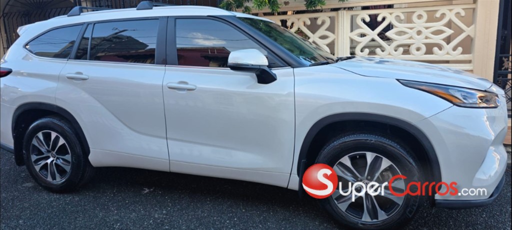 2023 Toyota Highlander XLE — foto 8 / 10