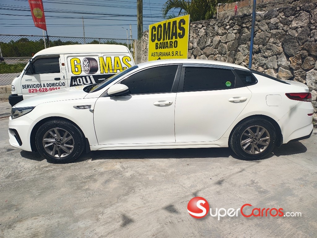 2022 Kia K-5 Deluxe — foto 2 / 12
