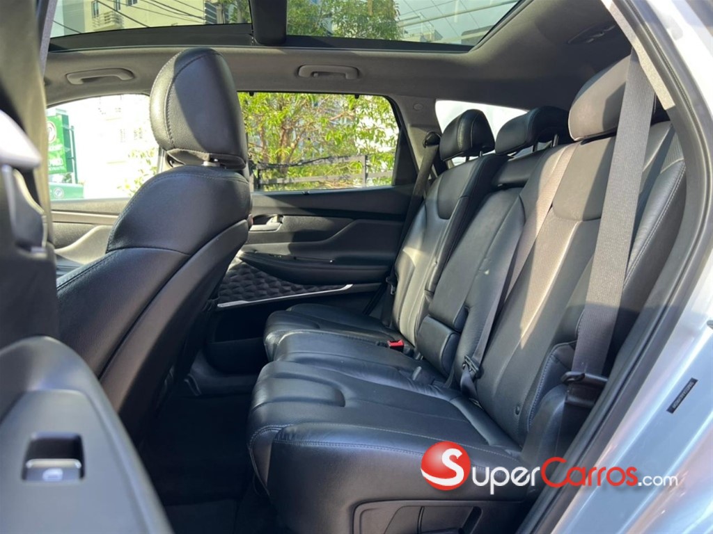 2020 Hyundai Santa Fe Limited — foto 7 / 9