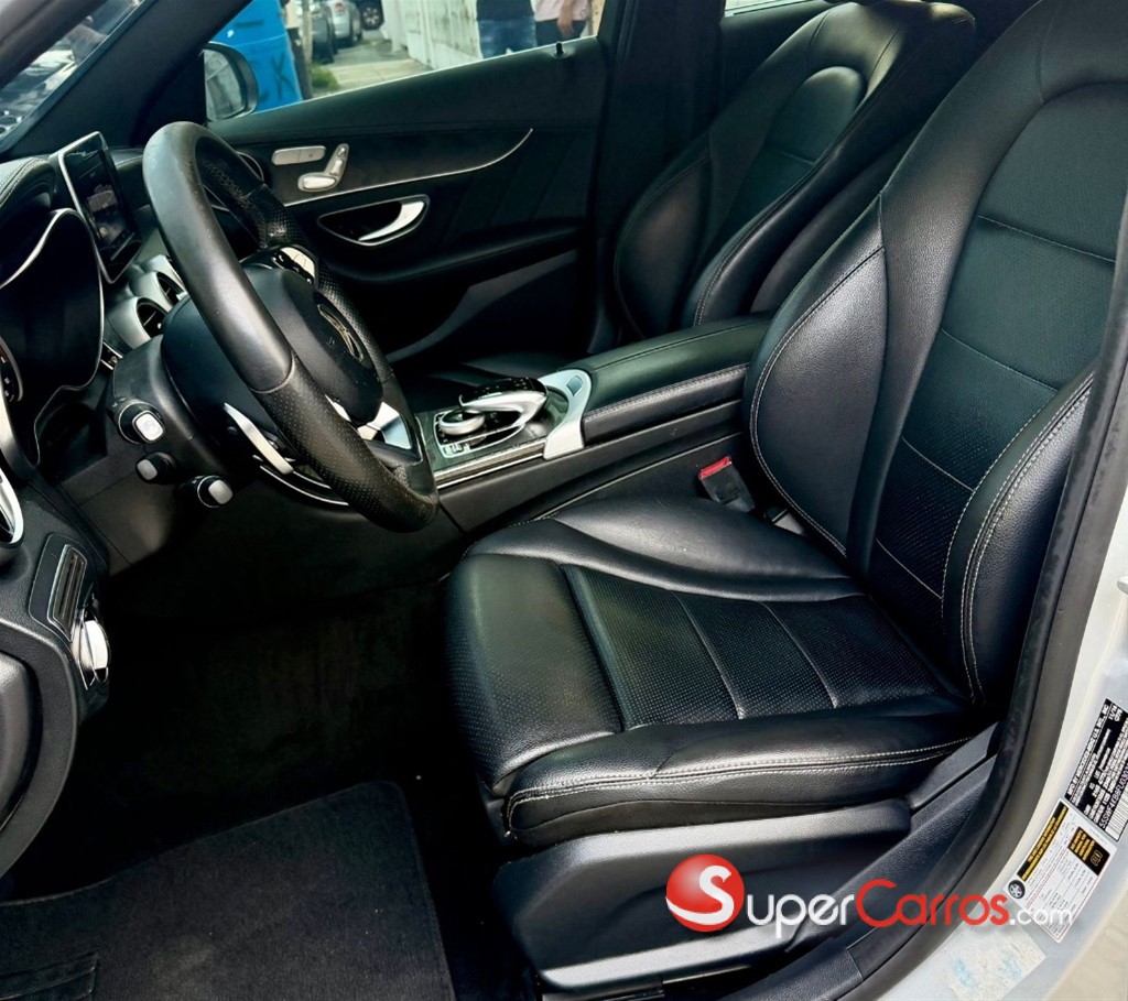 2015 Mercedes-Benz Clase C 300 — foto 2 / 11