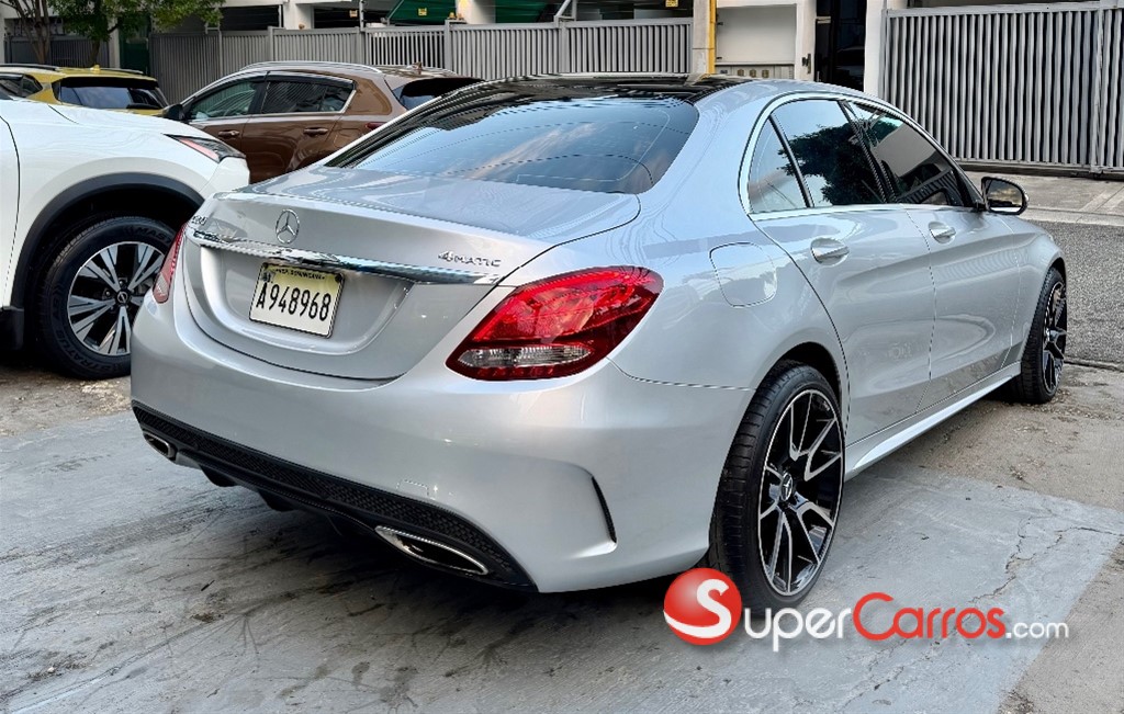 2015 Mercedes-Benz Clase C 300 — foto 9 / 11