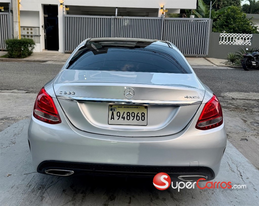 2015 Mercedes-Benz Clase C 300 — foto 10 / 11