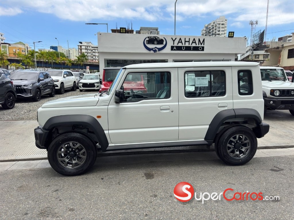 2027 Suzuki Jimny GLX — foto 4 / 12