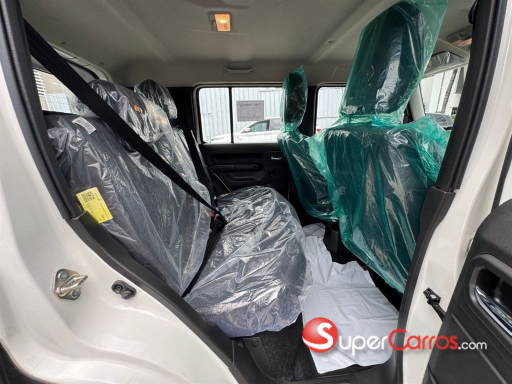 2027 Suzuki Jimny GLX — foto 9 / 12