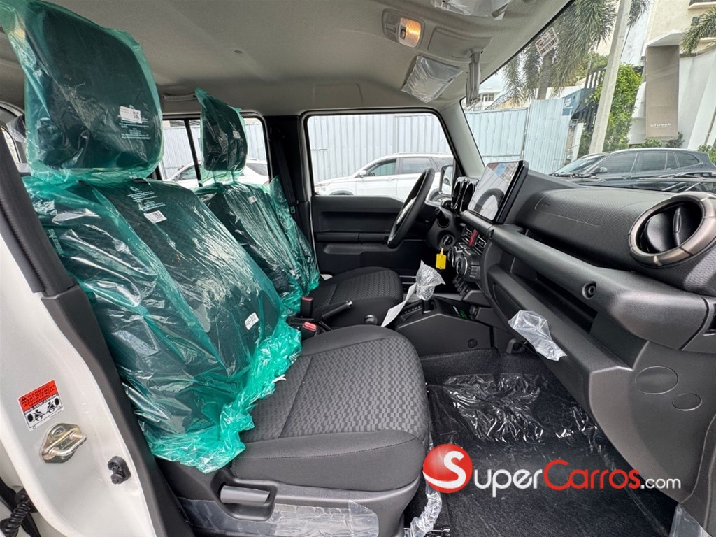2027 Suzuki Jimny GLX — foto 10 / 12