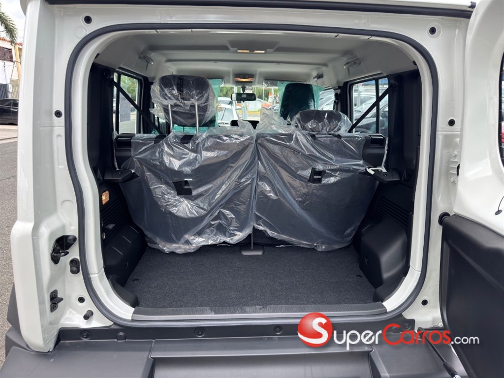 2027 Suzuki Jimny GLX — foto 12 / 12