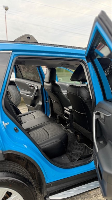 2020 Toyota RAV4 LE PLUS — foto 7 / 12