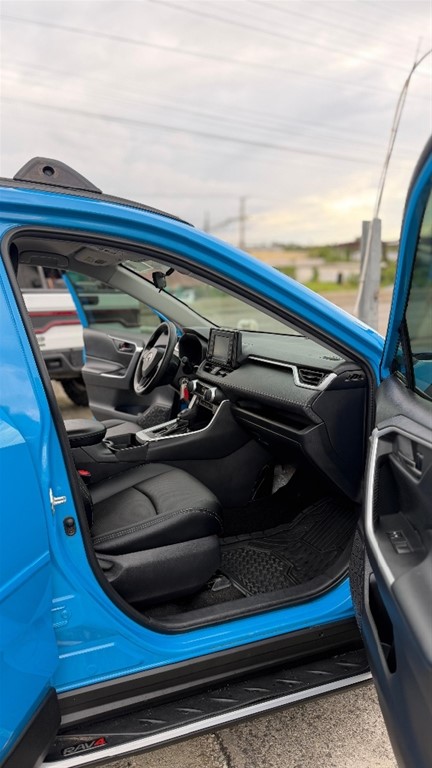 2020 Toyota RAV4 LE PLUS — foto 8 / 12