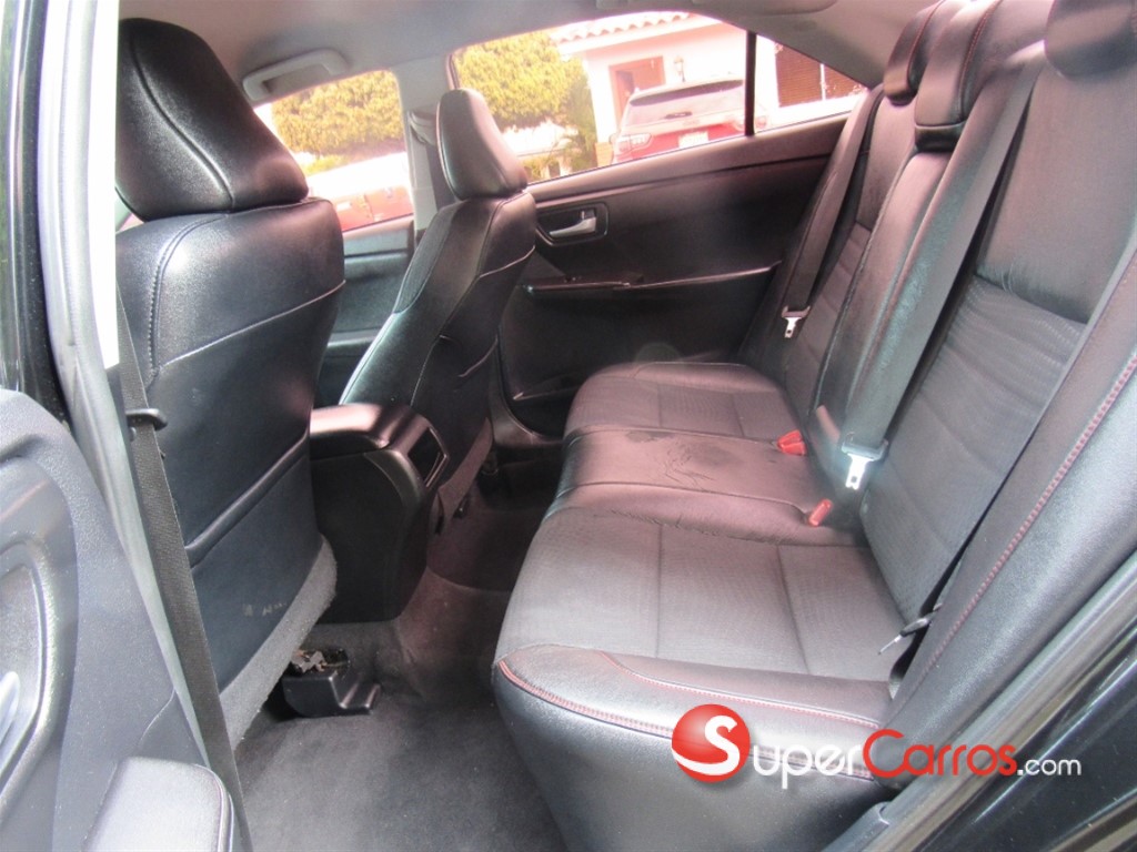 2015 Toyota Camry SE — foto 10 / 12
