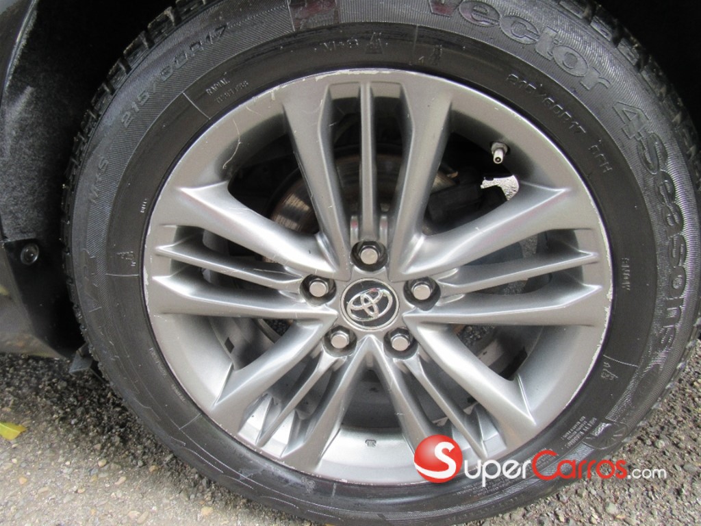 2015 Toyota Camry SE — foto 11 / 12