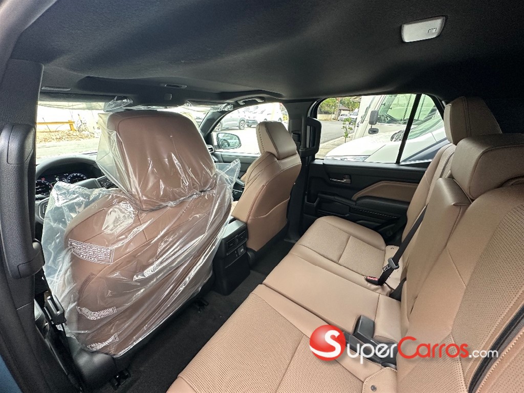 2026 Toyota 4 Runner Limited — foto 7 / 9