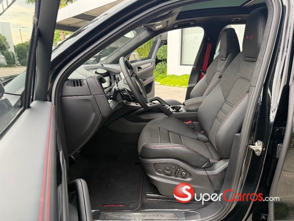 2026 Porsche Cayenne GTS — foto 8 / 11