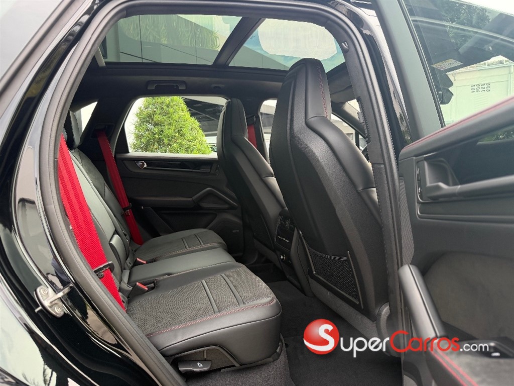 2026 Porsche Cayenne GTS — foto 10 / 11