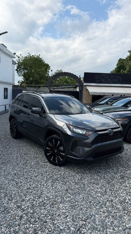 2021 Toyota RAV4 LE — foto 2 / 10
