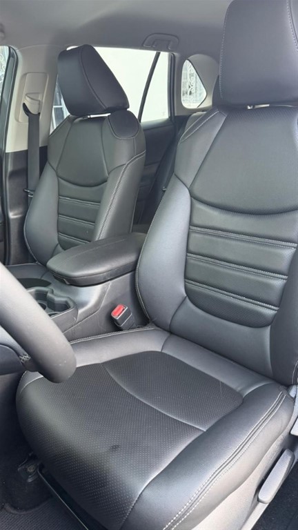 2021 Toyota RAV4 LE — foto 5 / 10