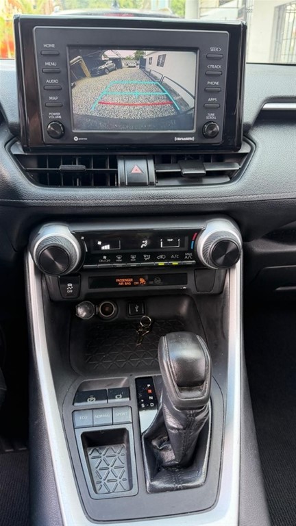 2021 Toyota RAV4 LE — foto 7 / 10