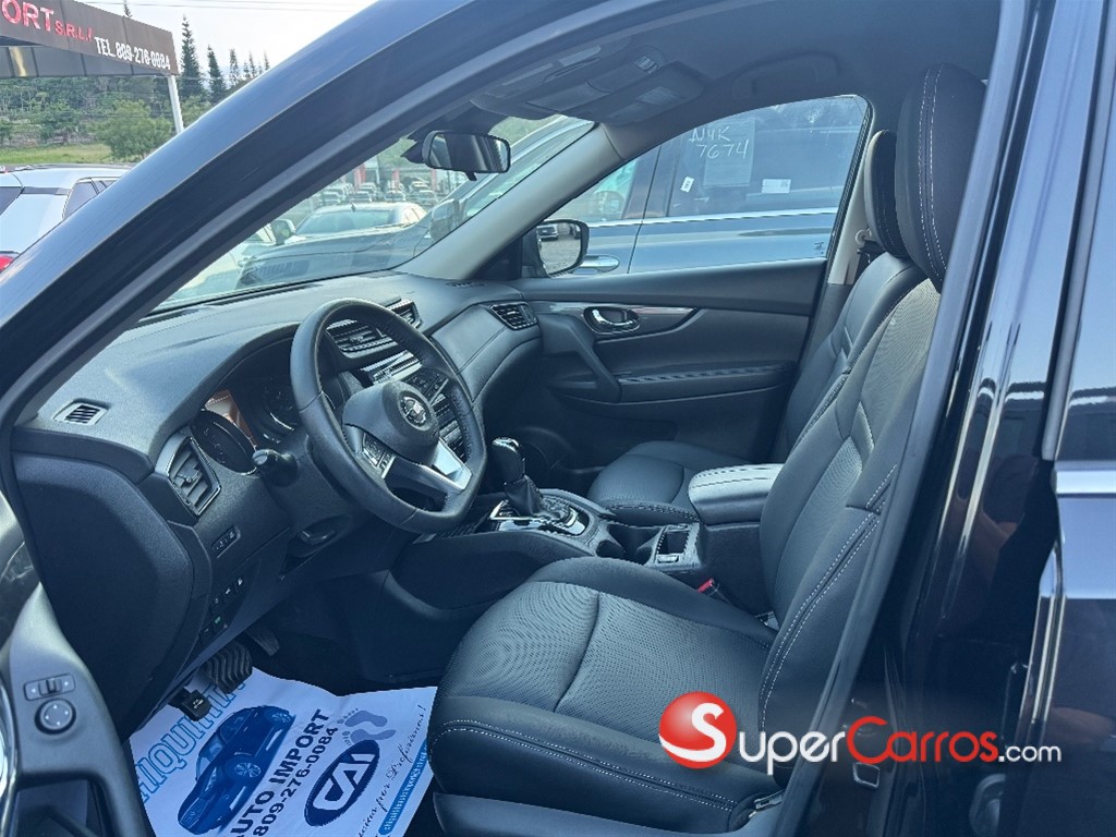 2020 Nissan Rogue SV — foto 4 / 11
