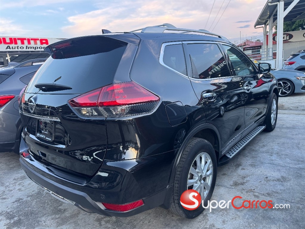 2020 Nissan Rogue SV — foto 6 / 11
