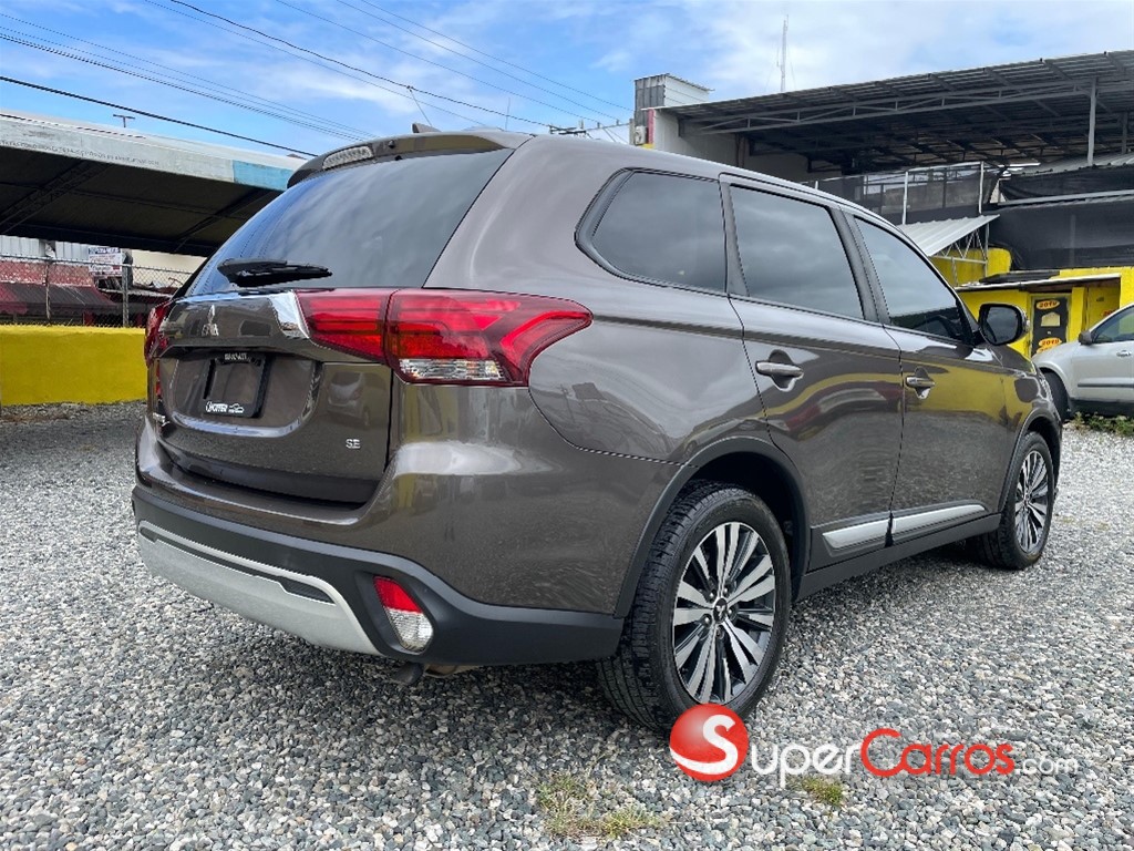 2020 Mitsubishi Motors Outlander SE — foto 4 / 10
