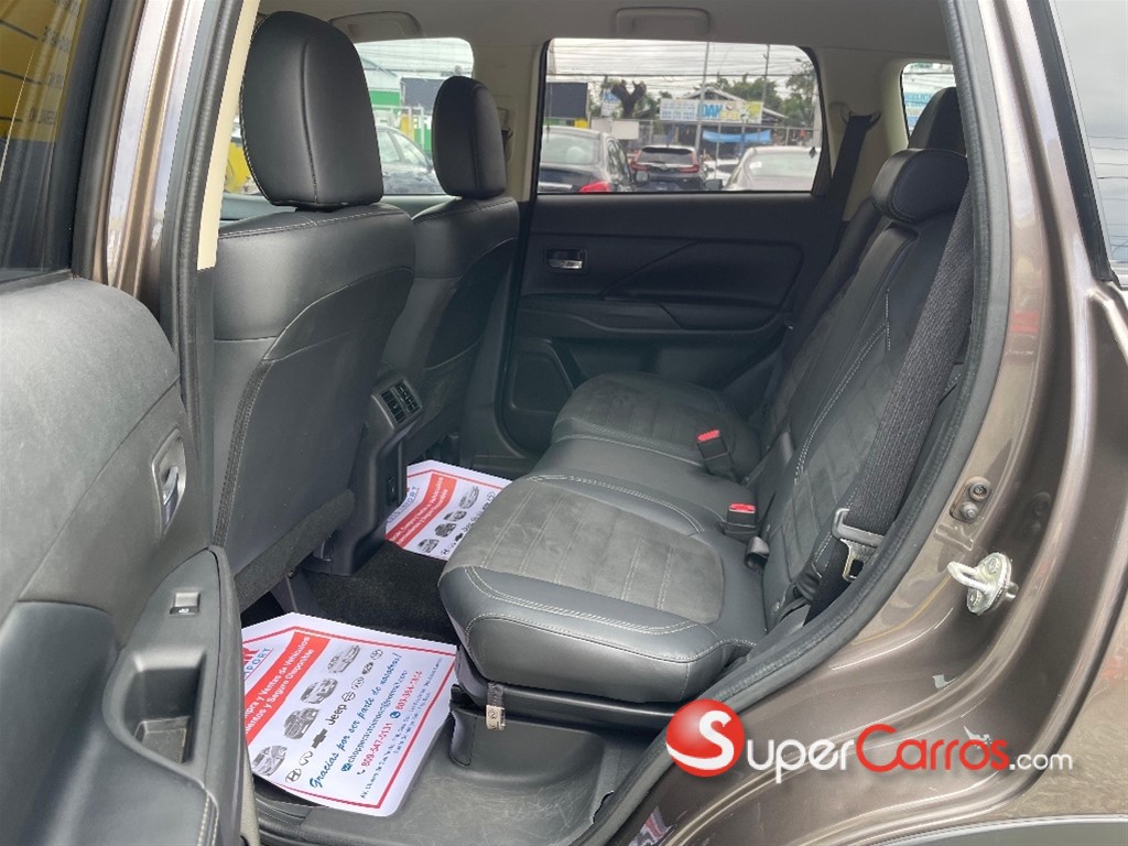 2020 Mitsubishi Motors Outlander SE — foto 9 / 10