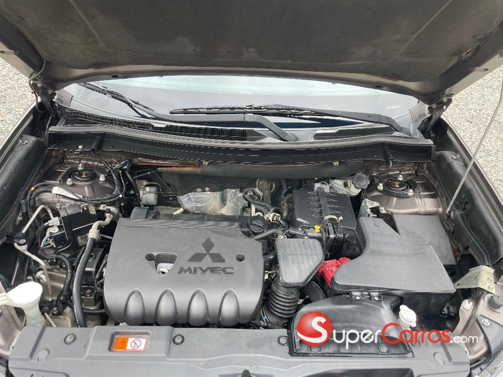 2020 Mitsubishi Motors Outlander SE — foto 10 / 10