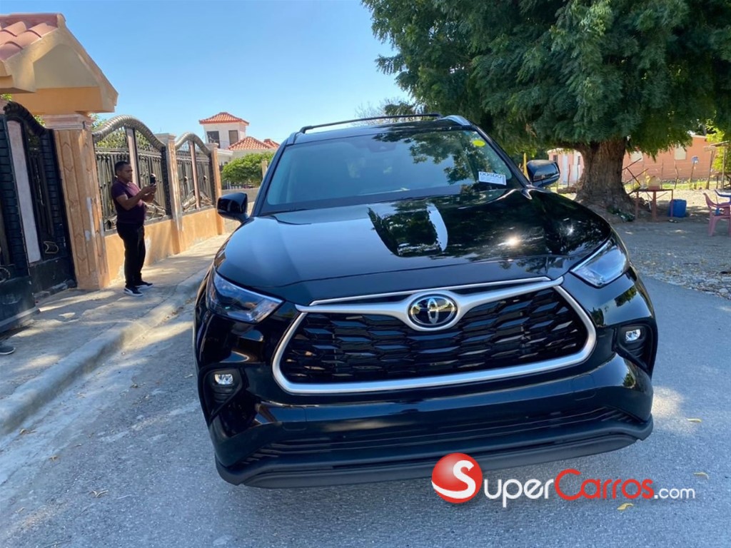 2022 Toyota Highlander XLE — foto 2 / 12