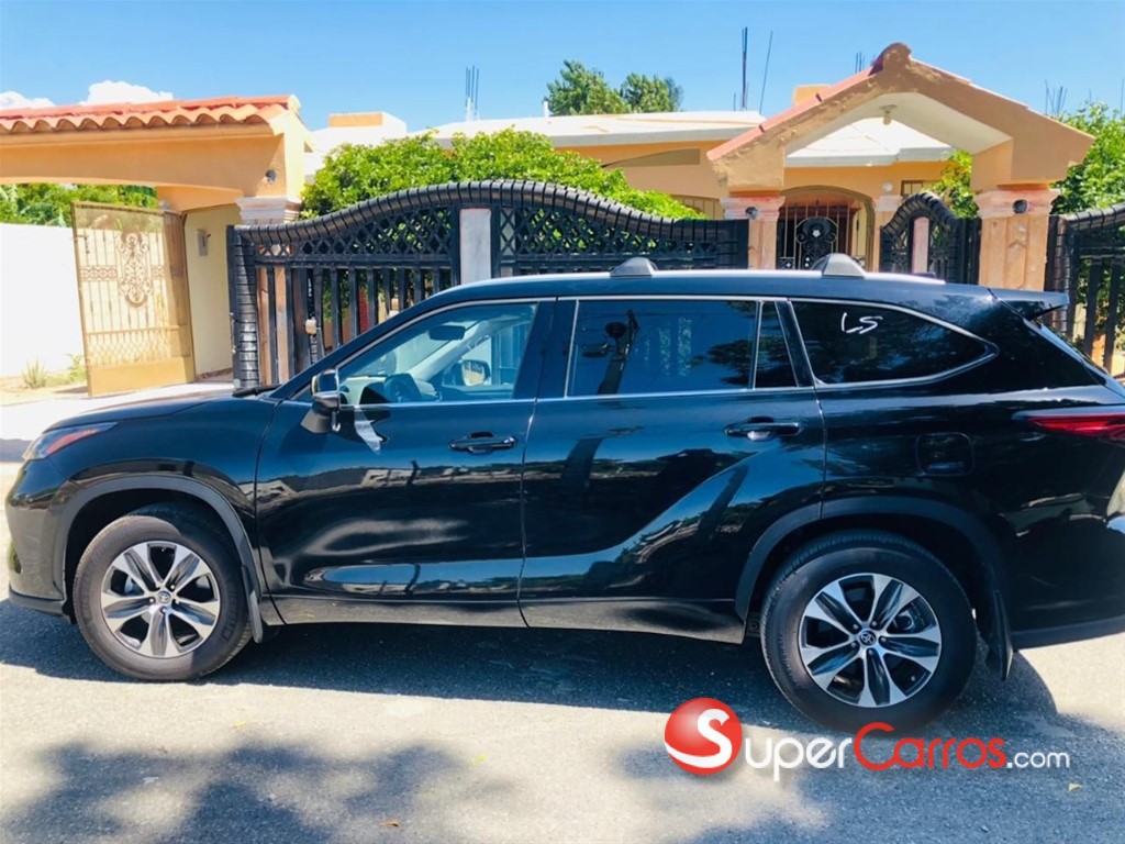 2022 Toyota Highlander XLE — foto 7 / 12