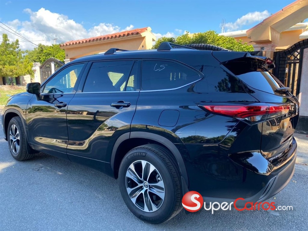 2022 Toyota Highlander XLE — foto 9 / 12