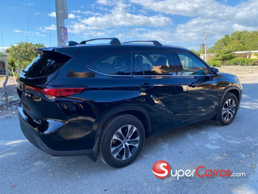2022 Toyota Highlander XLE — foto 10 / 12