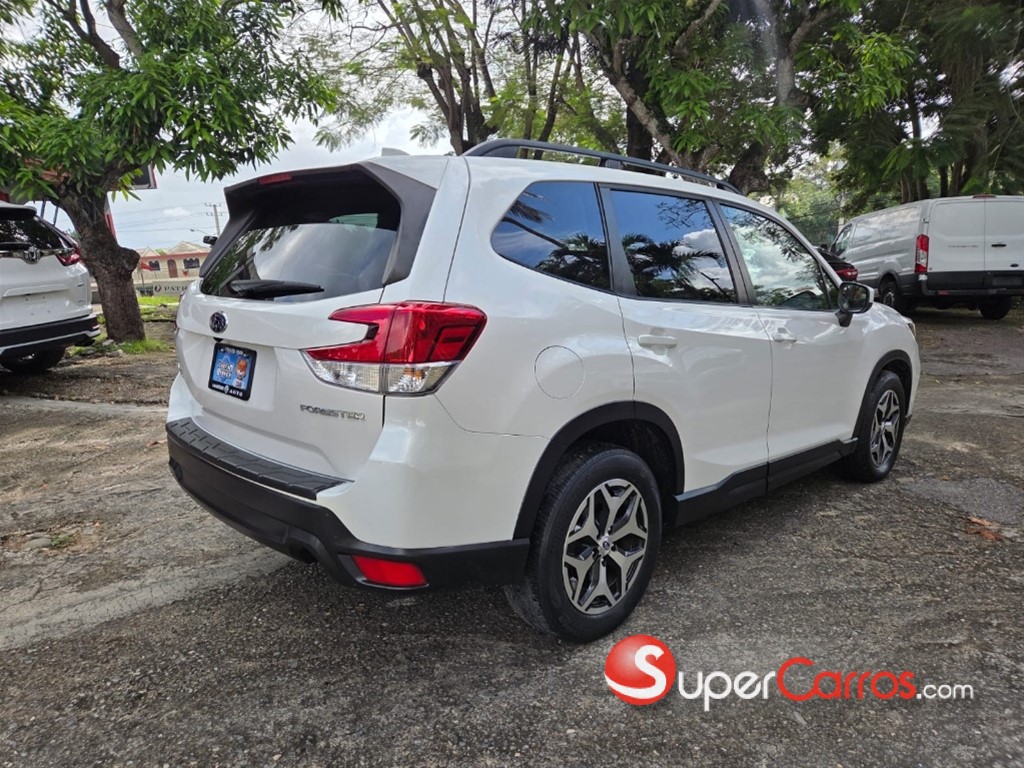 2020 Subaru Forester Premium — foto 3 / 12