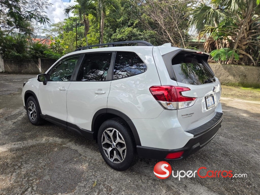 2020 Subaru Forester Premium — foto 6 / 12