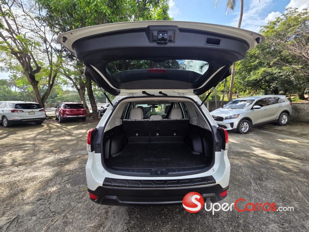 2020 Subaru Forester Premium — foto 7 / 12
