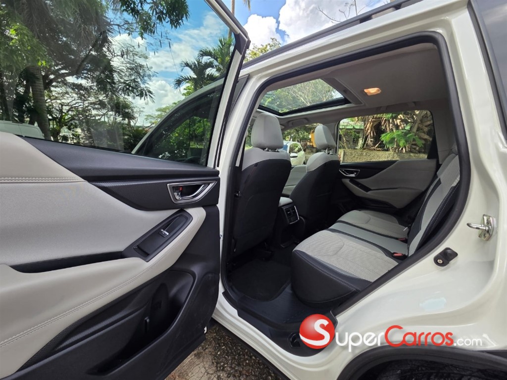 2020 Subaru Forester Premium — foto 8 / 12