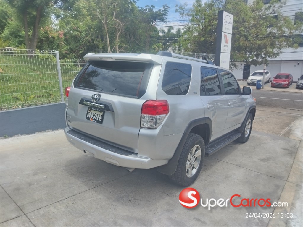 2011 Toyota 4 Runner SR5 — foto 3 / 12