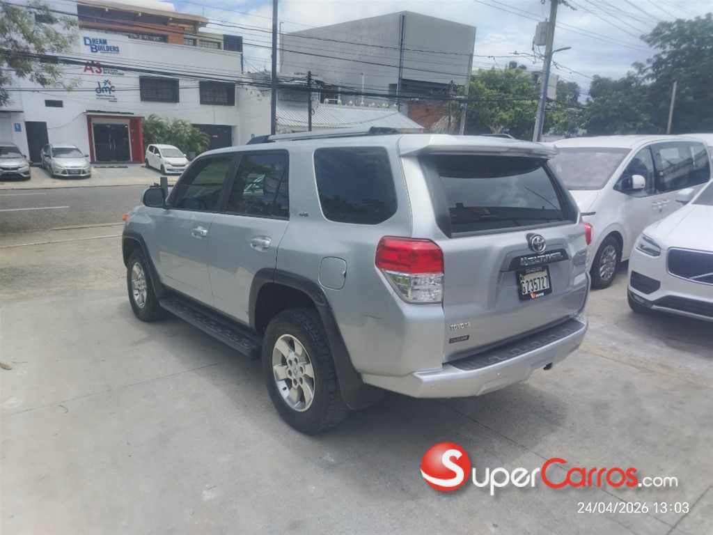 2011 Toyota 4 Runner SR5 — foto 4 / 12