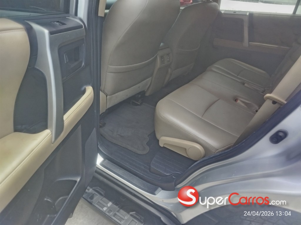 2011 Toyota 4 Runner SR5 — foto 6 / 12