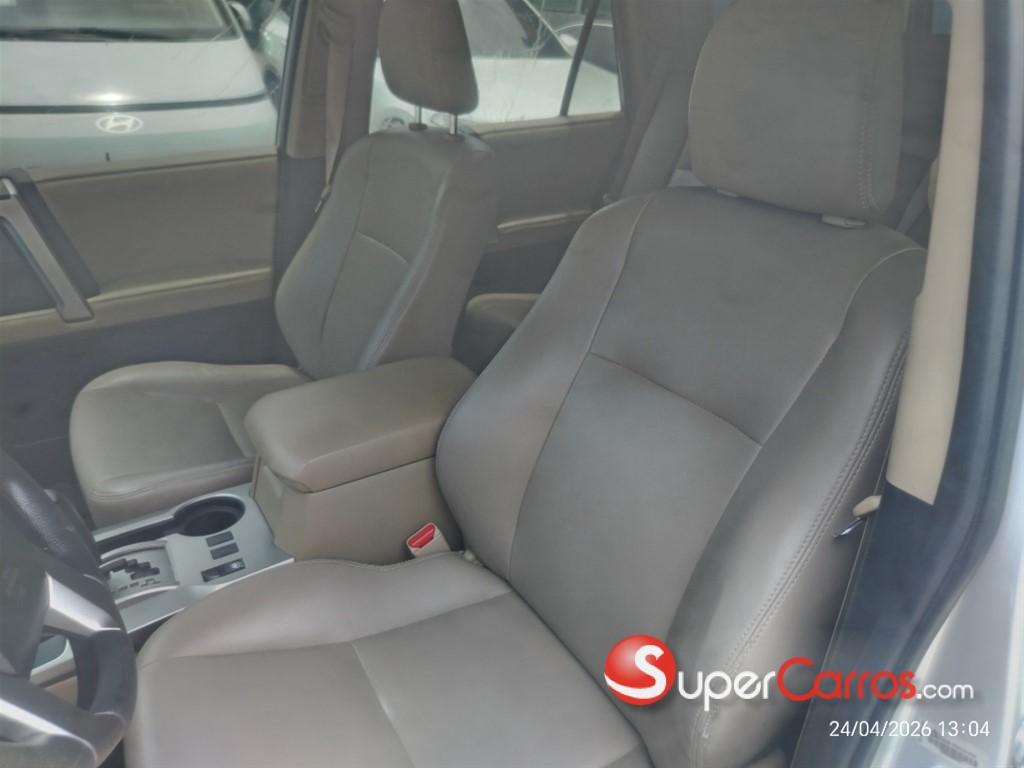 2011 Toyota 4 Runner SR5 — foto 7 / 12